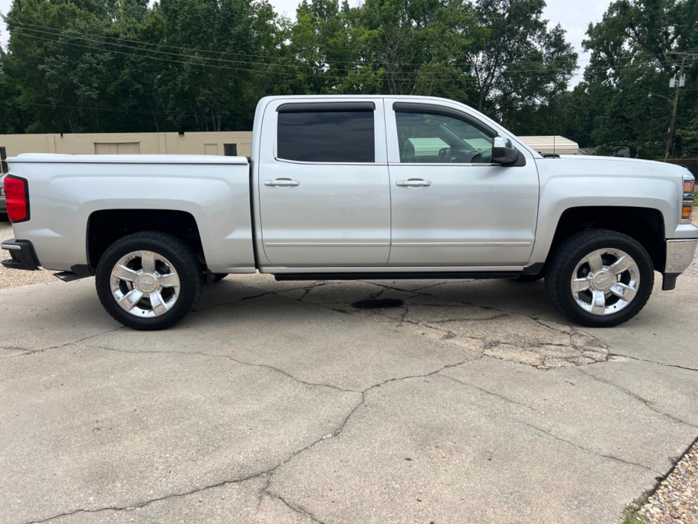 2015 Silver /Gray Chevrolet Silverado 1500 LTZ (3GCPCSEC2FG) with an 5.3L V8 engine, Automatic transmission, located at 4520 Airline Hwy, Baton Rouge, LA, 70805, (225) 357-1497, 30.509325, -91.145432 - 2015 Chevy Crew Cab LTZ 5.3 V8 Gas, 161K Miles, Heated & Cooled Leather Seats, Sunroof, Backup Camera, Power Windows, Locks, Mirrors & Step Boards, Cold A/C, Bose, Bed Cover, Tow Pkg. FOR INFO PLEASE CONTACT JEFF AT 225 357-1497 CHECK OUT OUR A+ RATING WITH THE BETTER BUSINESS BUREAU WE HAVE BEEN A - Photo#4